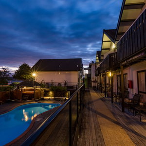 Hotel Le Chalet Suisse Motel Apartments cazare Taupo