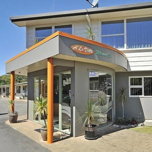 Hotel A'la Vista Motel cazare West End