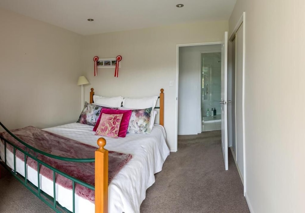 Hotel Gem Bed And Breakfast