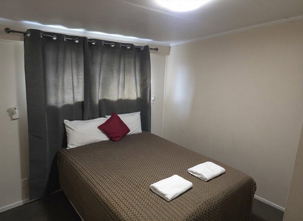 Hotel Golden Aura Suites