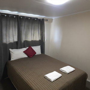 Hotel Golden Aura Suites cazare Stratford