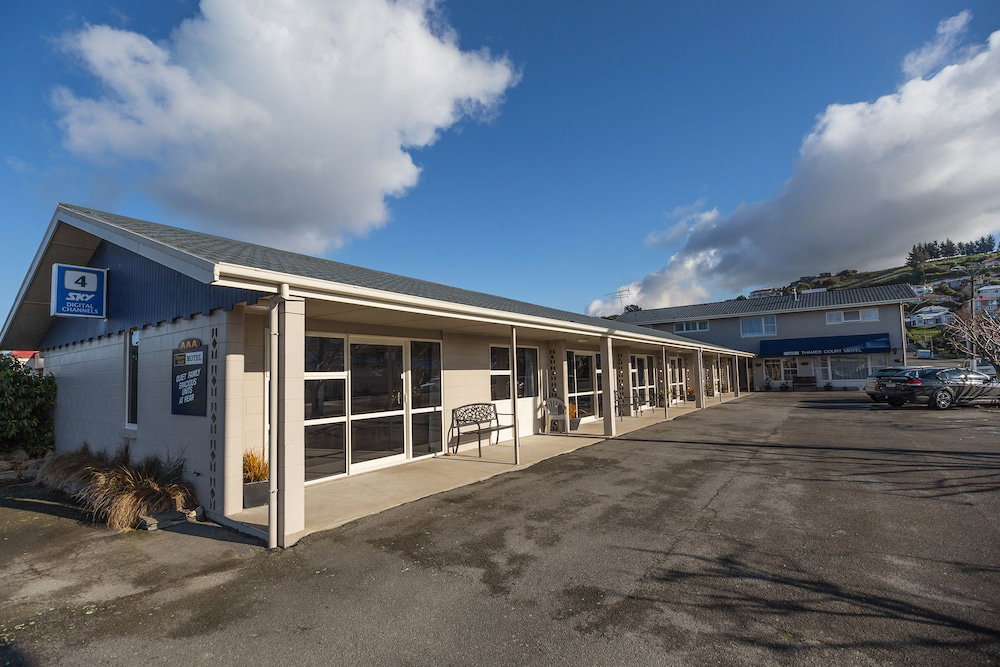 Hotel Aaa Thames Court Motel