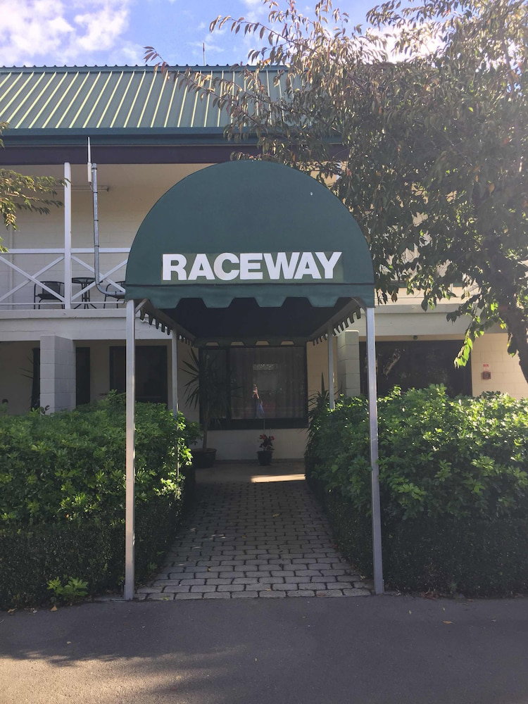 Hotel Raceway Motel
