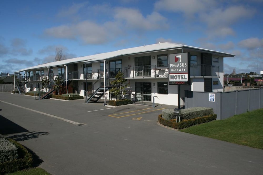 Hotel Pegasus Gateway Motels And Apartments