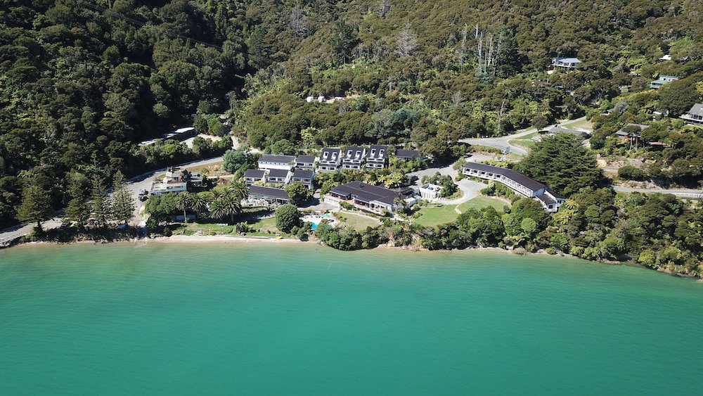 Hotel The Portage Resort