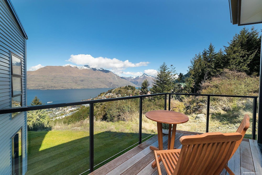 Hotel Modern One Bedroom Apartment With Lake View