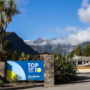 Hotel Fox Glacier Top 10 Holiday Park & Motels cazare Waikowhai