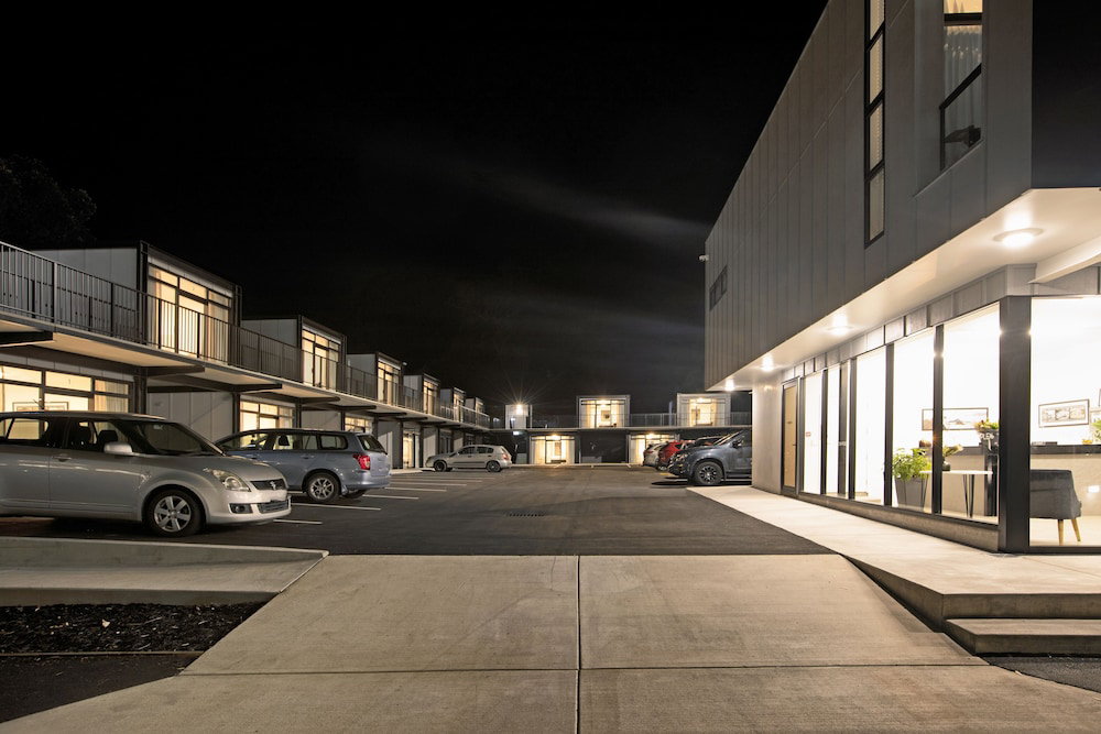 Hotel The Com Plex Motel