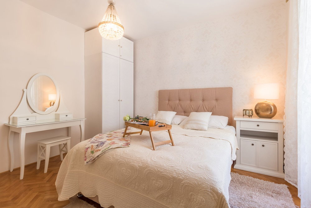 Apartments And Rooms Perla