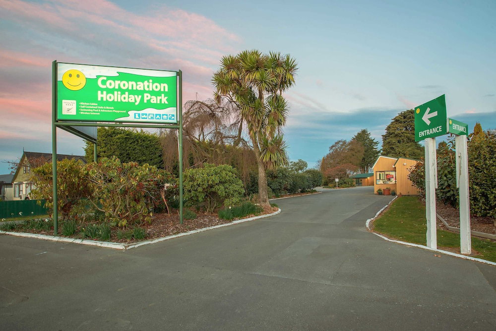 Hotel Coronation Park