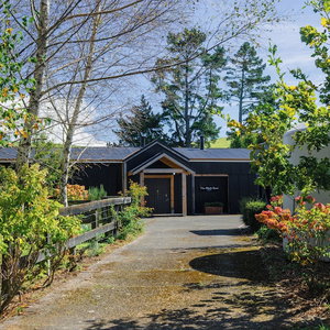 Hotel The Black Barn At Puketitiri cazare Bay View