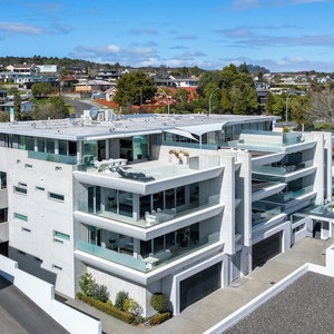 Hotel Sacred Waters cazare Wharewaka