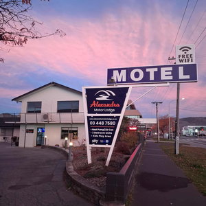 Hotel Alexandra Motor Lodge cazare Clyde