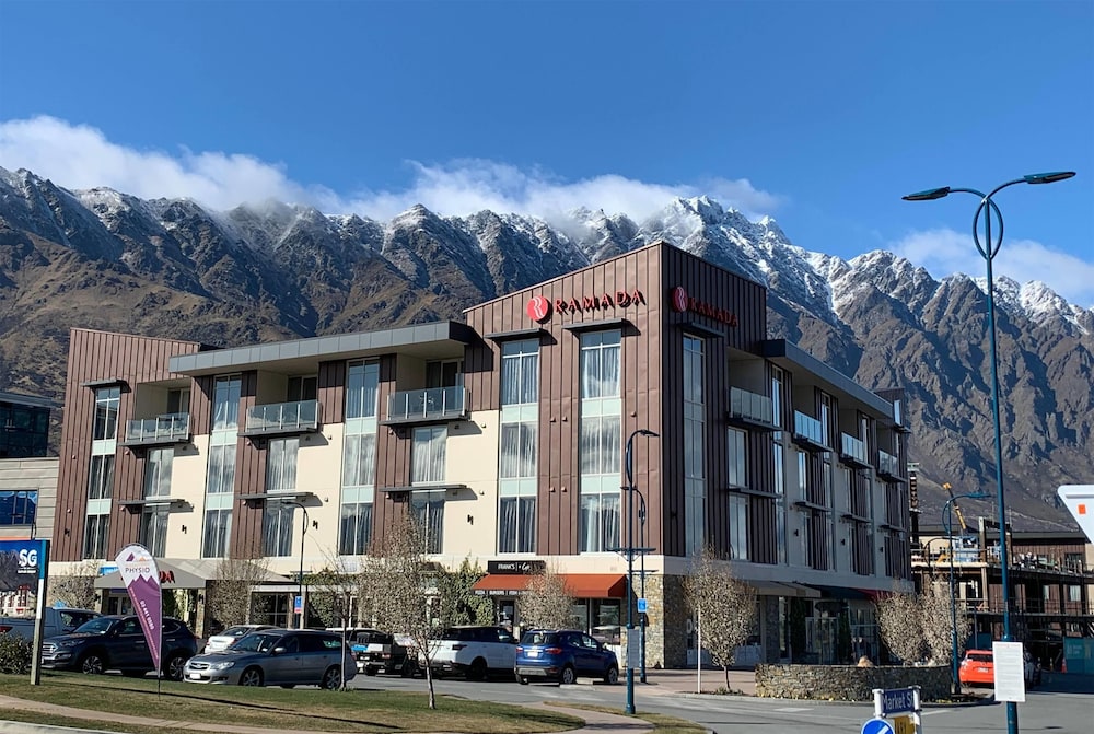 Hotel Ramada Suites By Wyndham Queenstown Remarkables Park