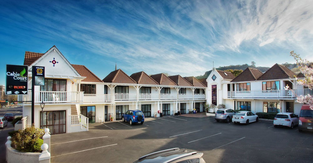 Hotel Cable Court Motel