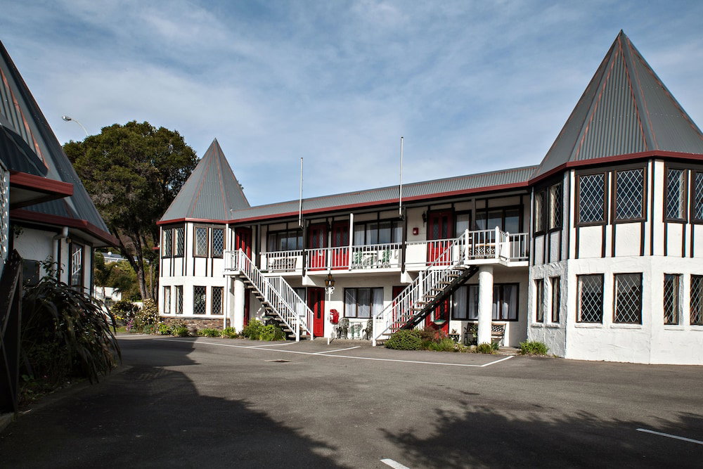 Hotel Castles Motel And Driftwood Motel