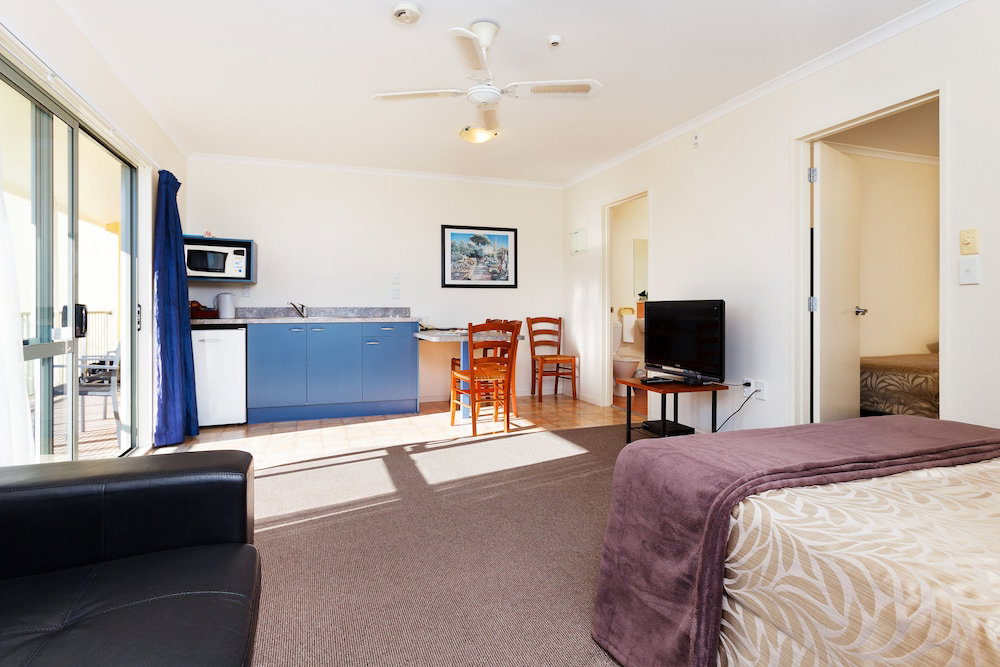 Hotel Elliotts Kapiti Coast Motor Lodge