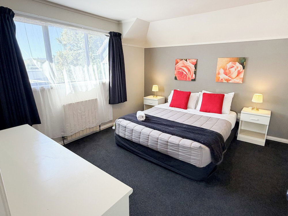 Hotel Champers Motor Inn