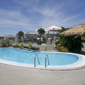 Hotel The Reef Resort cazare Wharewaka