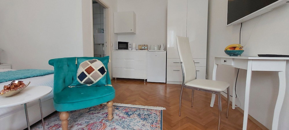 Adria Apartments