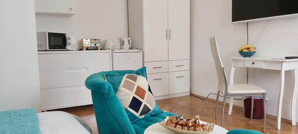 Adria Apartments