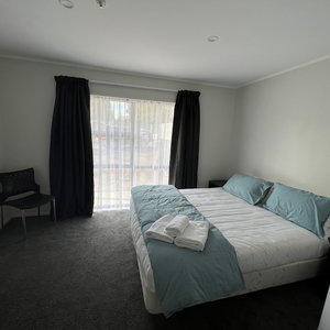 Hotel Stag Park Accommodation cazare Taupo