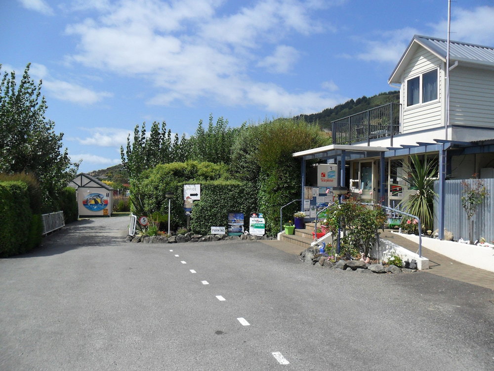 Hotel Waikawa Bay Holiday Park