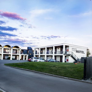 Hotel Elmore Lodge Motel cazare Mahora