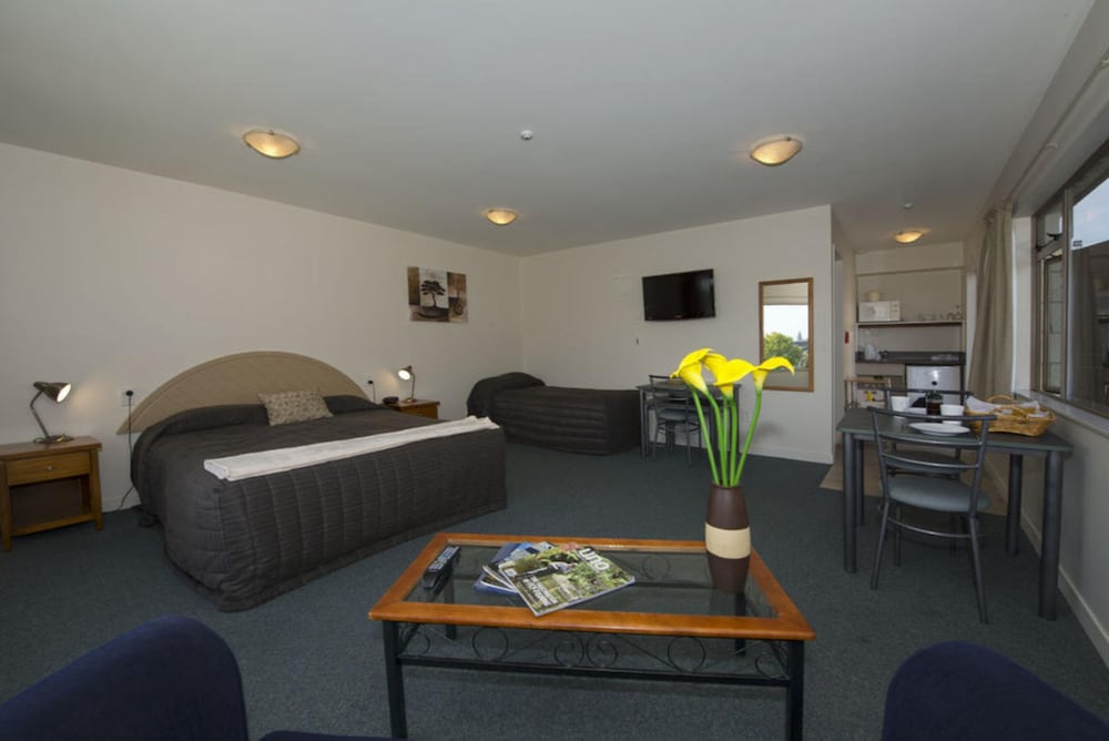 Hotel Lake Point Motel