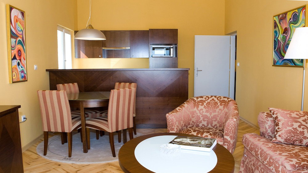 Sipa Apartments