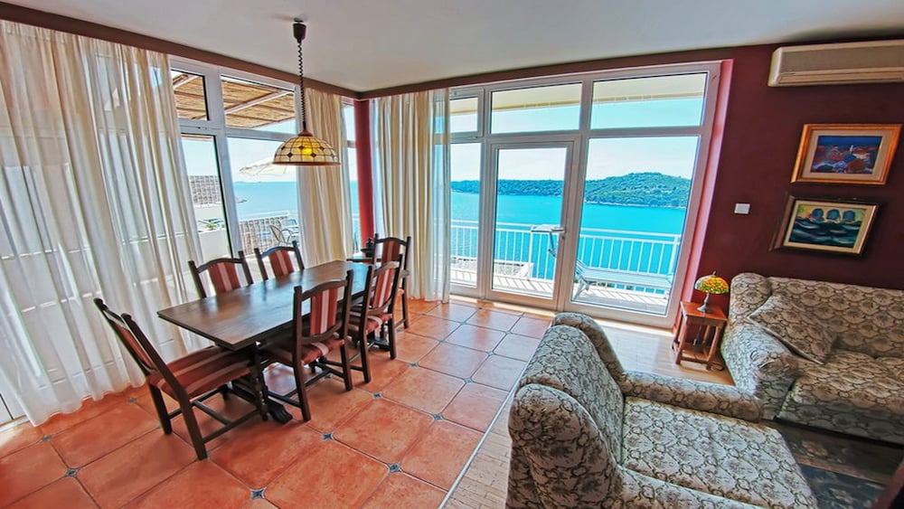 Sipa Apartments