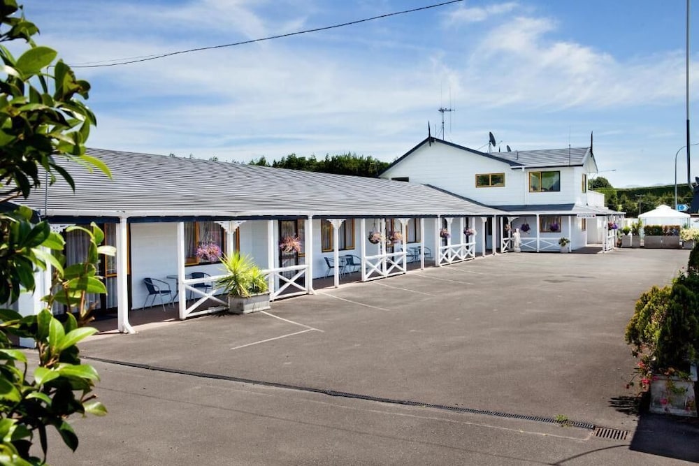 Hotel Accommodation Te Puna