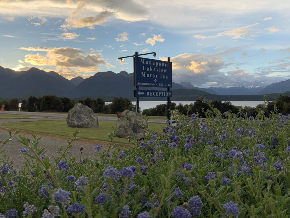 Hotel Te Anau Manapouri Lake Hotel