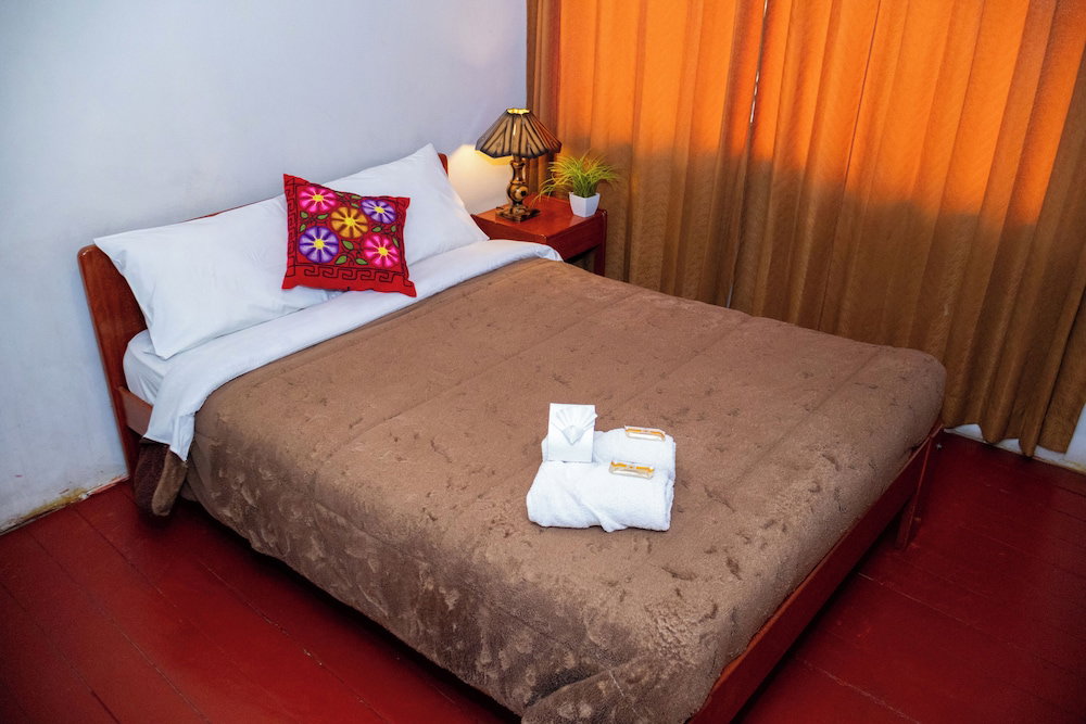 Hotel Hostal Keros Inn