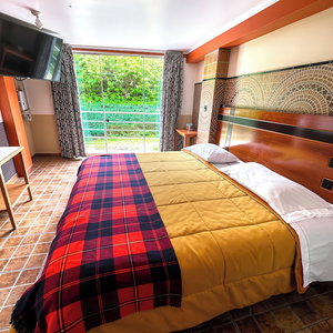 Hotel Hotel Manantial cazare Mallay