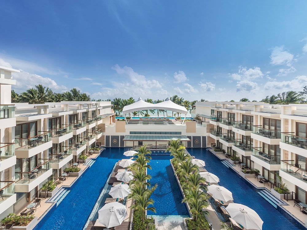 Hotel Henann Palm Beach Resort