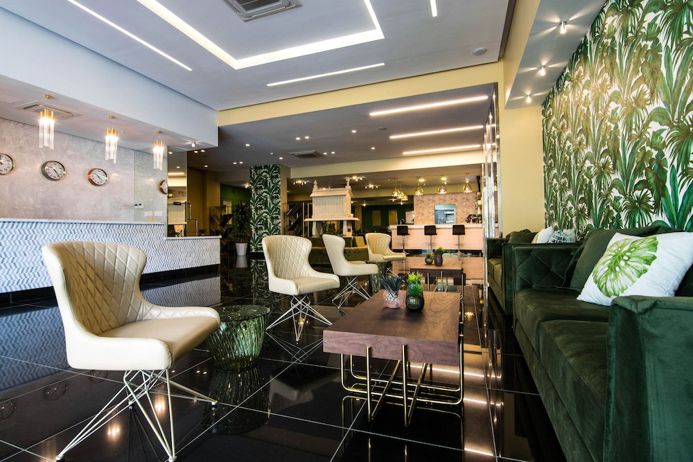 Hotel Innfiniti Hotel & Suites