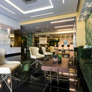 Hotel Innfiniti Hotel & Suites cazare Calidonia