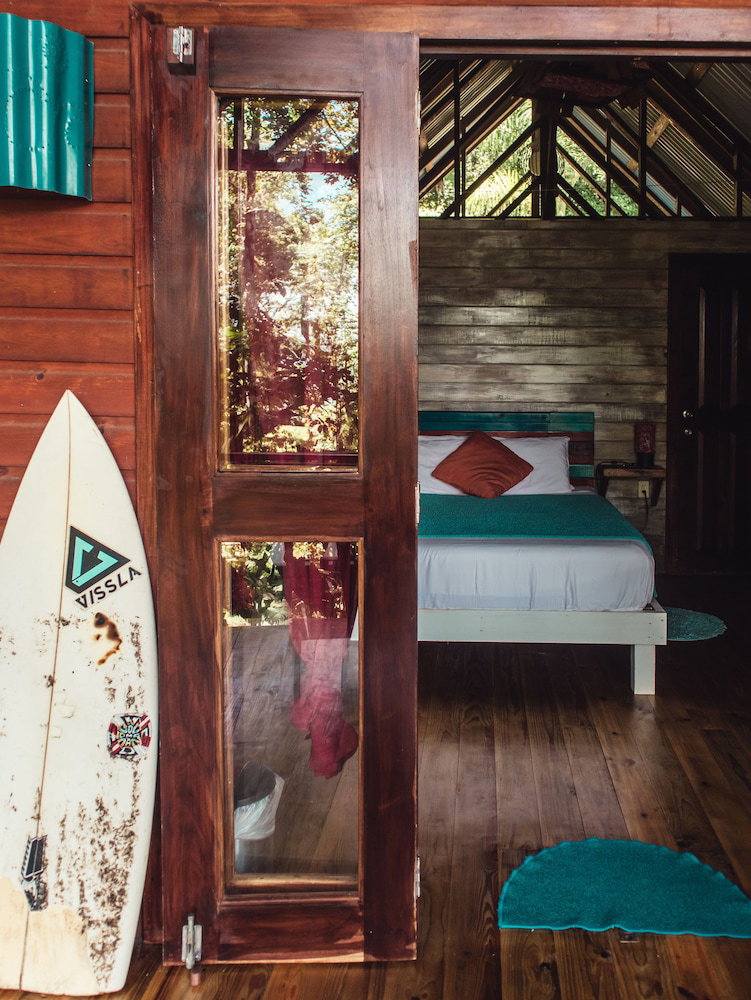 Hotel Surf Break At Paunch
