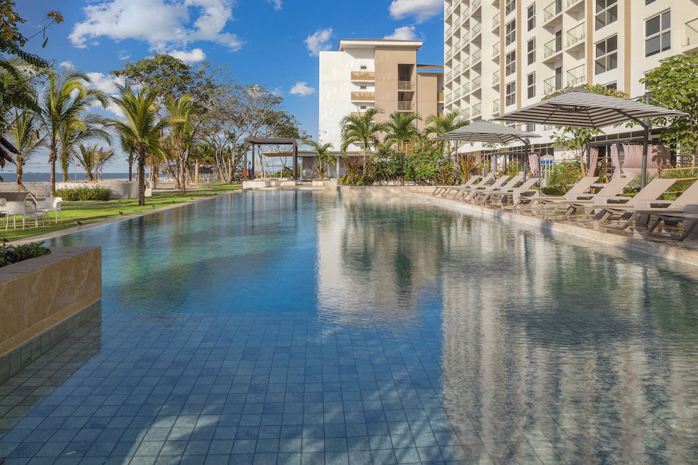 Hotel Surfside Beachfront Suites By Playa Caracol Resorts