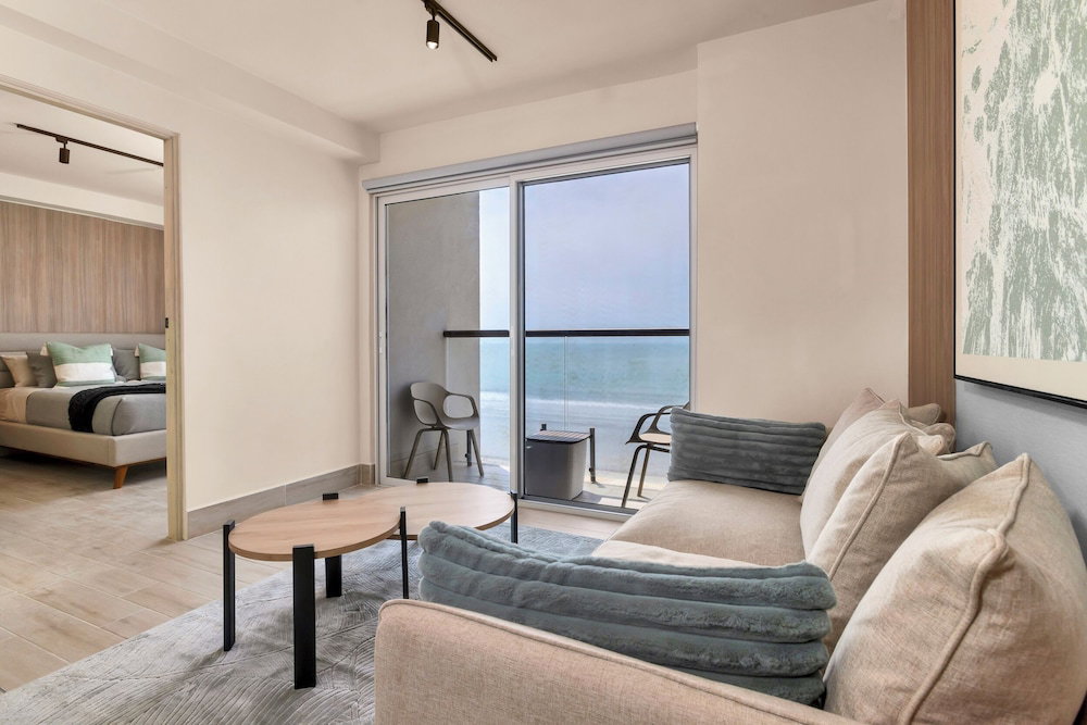 Surfside Beachfront Suites By Playa Caracol Resorts