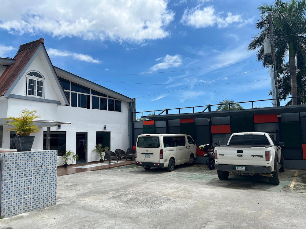 Hotel Express Inn Panama International Airport Hostel