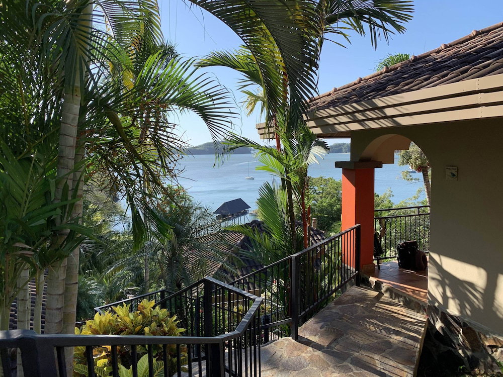 Hotel Seagull Cove Resort