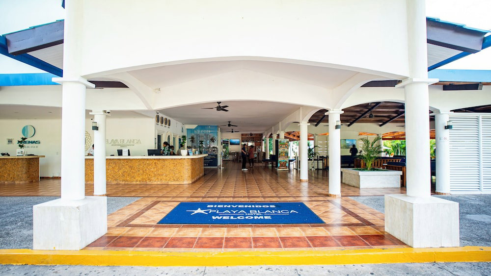 Playa Blanca Beach Resort - All Inclusive