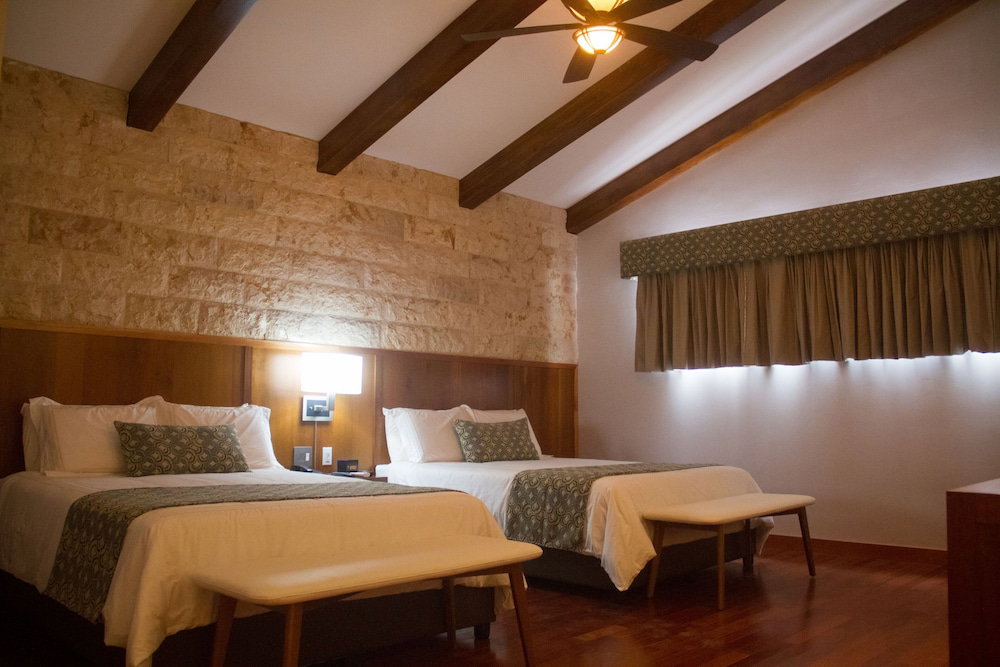 Los Brezos Boutique Hotel