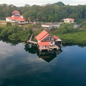 Hotel Six Pillars Resort cazare Bastimentos
