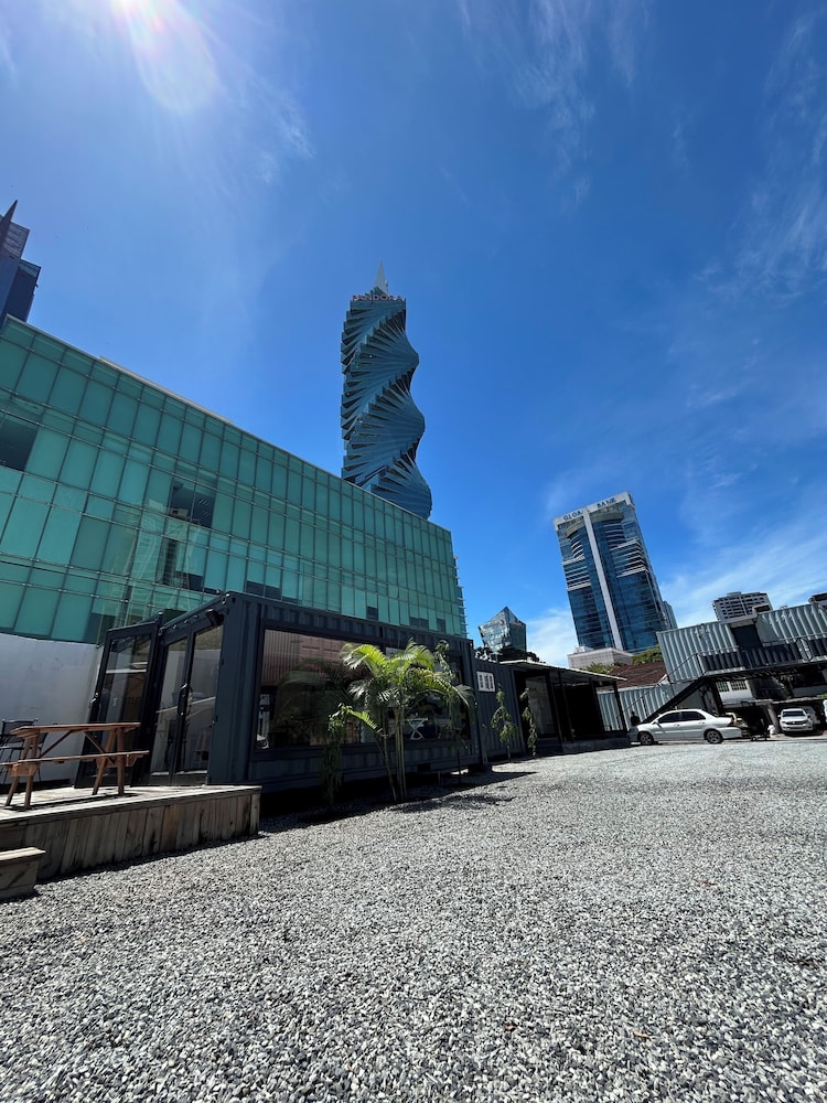Hotel Nomada Container Hotel Panama City