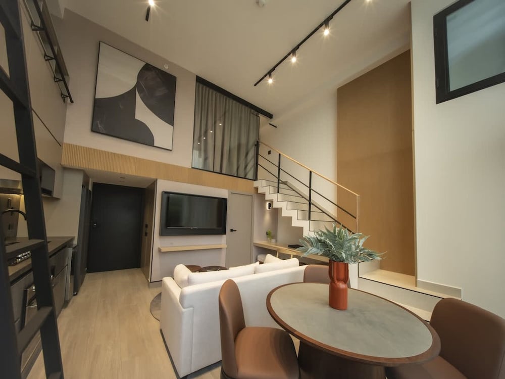 Hotel Cosmo 1Br Apt Near To Coasts