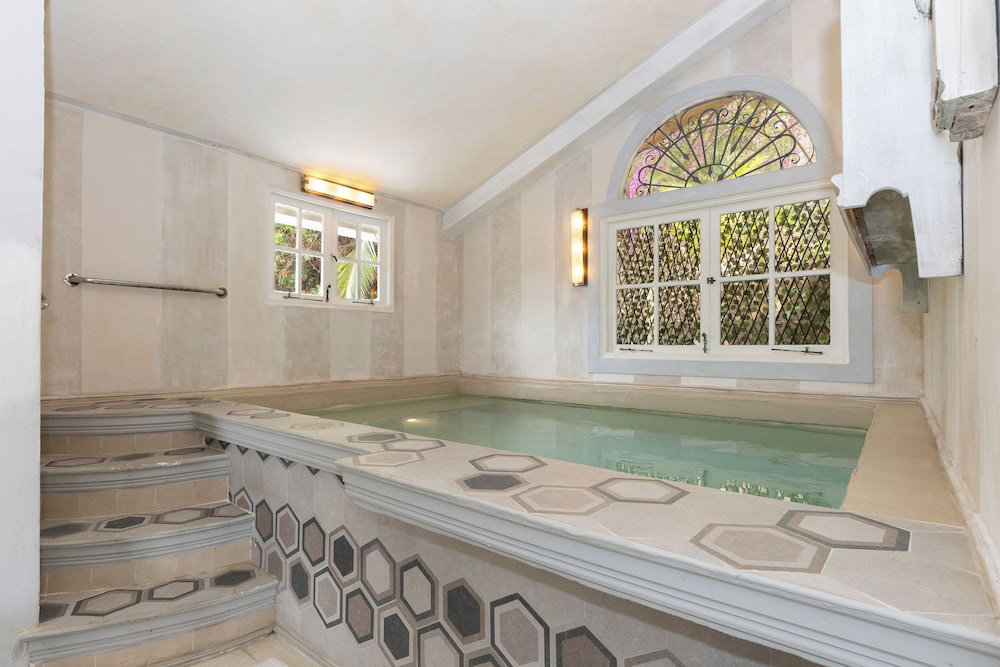 Villa Caprichosa