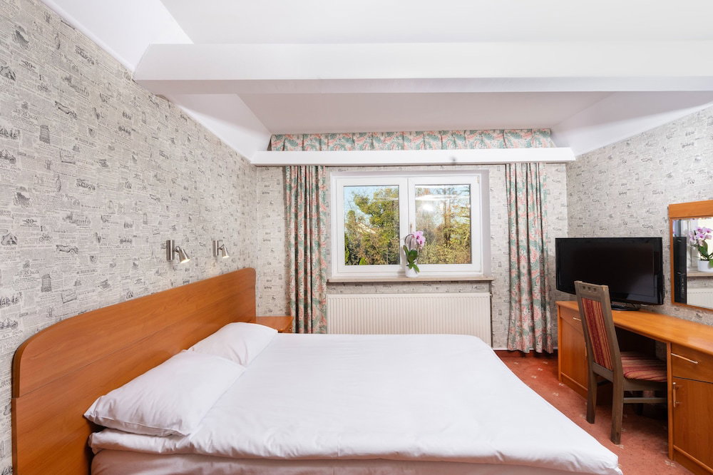 Hotel Victory Home